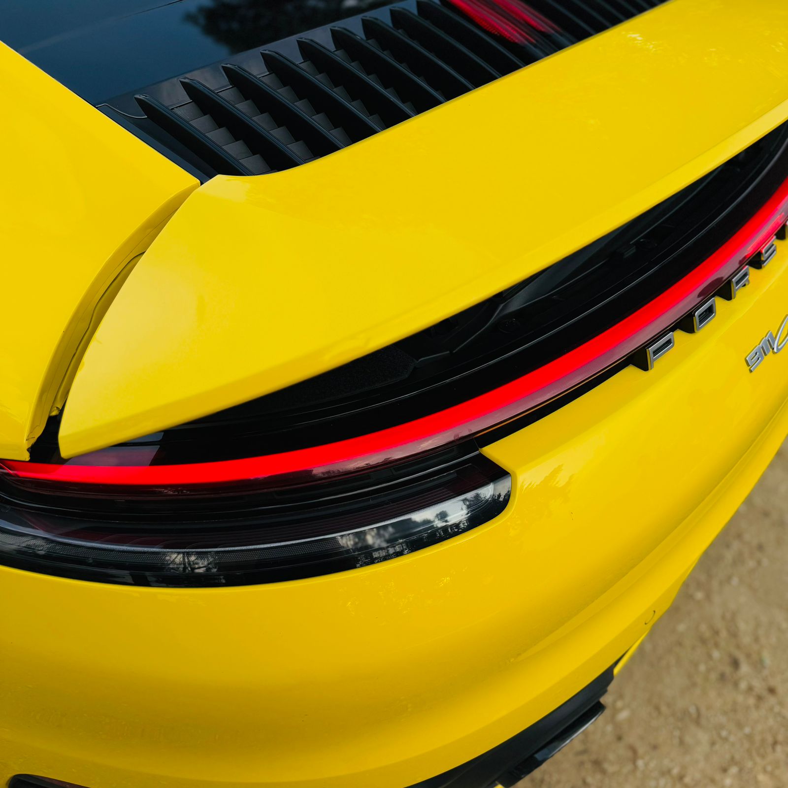 Detalle de interior de vehículo de alta gama